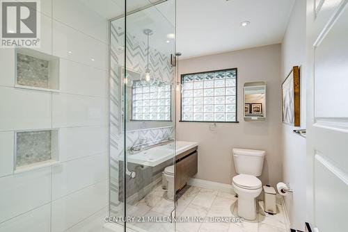 409 Scarsdale Crescent, Oakville, ON - Indoor Photo Showing Bathroom