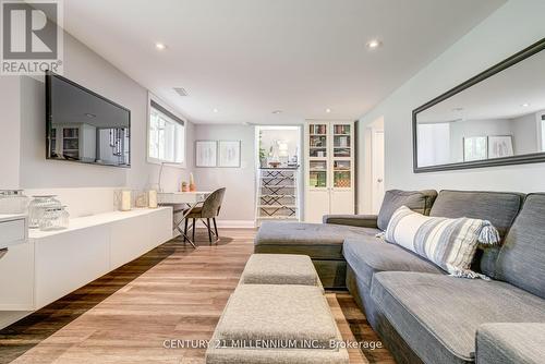 409 Scarsdale Crescent, Oakville, ON - Indoor Photo Showing Living Room