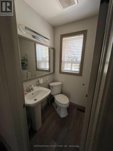 1481 Myron Drive W, Mississauga, ON - Indoor Photo Showing Bathroom