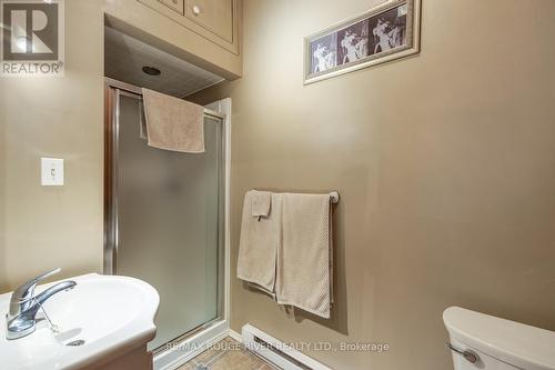 230 Athol Street E, Oshawa (Central), ON - Indoor Photo Showing Bathroom