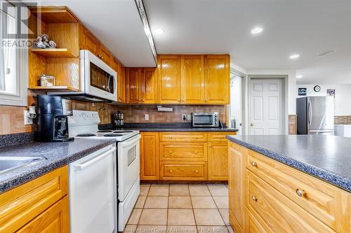 971 Talbot Trail, Wheatley, ON - Indoor Photo Showing Kitchen