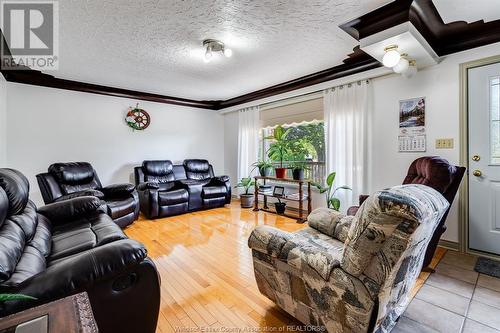 971 Talbot Trail, Wheatley, ON - Indoor Photo Showing Living Room