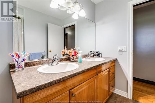 971 Talbot Trail, Wheatley, ON - Indoor Photo Showing Bathroom