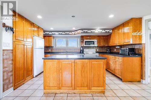 971 Talbot Trail, Wheatley, ON - Indoor Photo Showing Kitchen