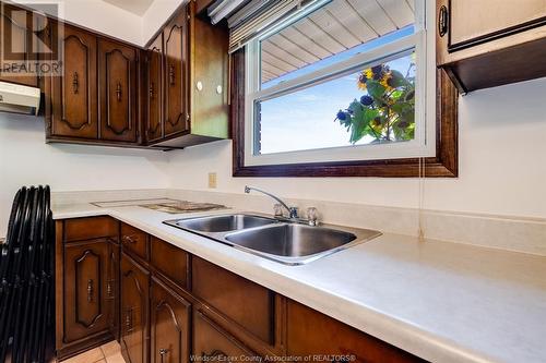 971 Talbot Trail, Wheatley, ON - Indoor Photo Showing Kitchen With Double Sink