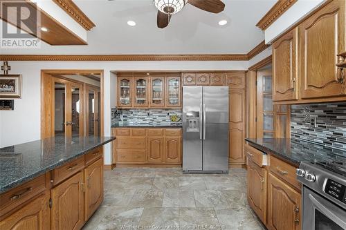 593 Dorset, Tecumseh, ON - Indoor Photo Showing Kitchen