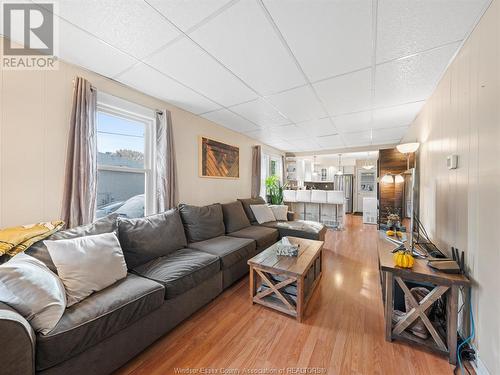 1837 Lesperance, Tecumseh, ON - Indoor Photo Showing Living Room