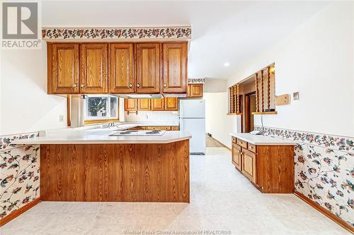 1898 Jefferson, Windsor, ON - Indoor Photo Showing Kitchen