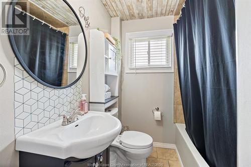 330 Fryer Street, Amherstburg, ON - Indoor Photo Showing Bathroom