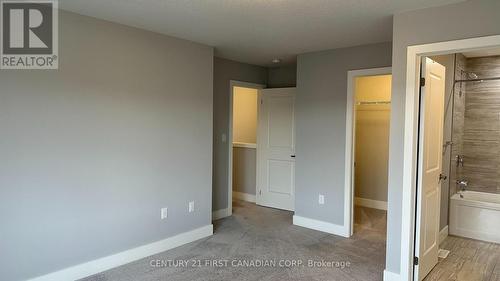 27 - 1960 Dalmagarry Road, London, ON - Indoor Photo Showing Other Room