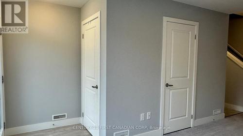 Foyer - 27 - 1960 Dalmagarry Road, London, ON - Indoor Photo Showing Other Room