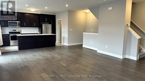 27 - 1960 Dalmagarry Road, London, ON - Indoor Photo Showing Kitchen