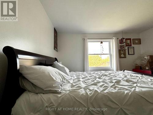 1141 Lorneville Road, Kawartha Lakes, ON - Indoor Photo Showing Bedroom