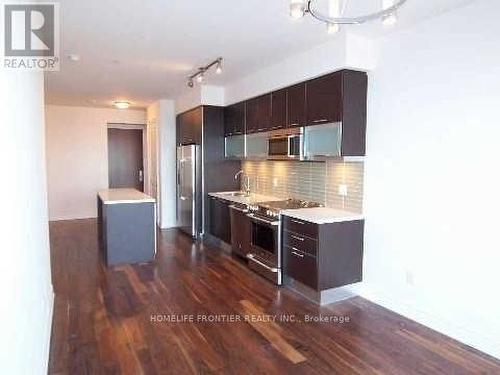 6705 - 388 Yonge Street, Toronto, ON - Indoor Photo Showing Kitchen With Upgraded Kitchen