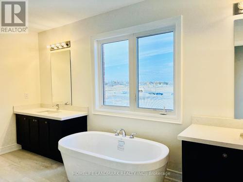 40 Faimira Avenue, Georgina, ON - Indoor Photo Showing Bathroom