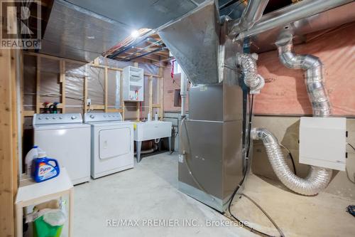 48 Braden Way, Vaughan, ON - Indoor Photo Showing Laundry Room