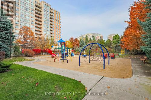 107 - 19 Northern Heights Drive, Richmond Hill, ON - Outdoor