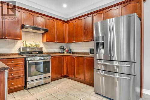 40 Summit Drive, Vaughan, ON - Indoor Photo Showing Kitchen