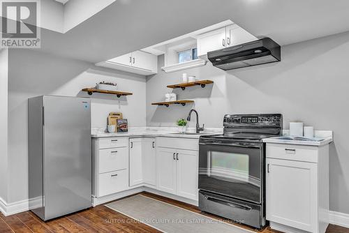 40 Summit Drive, Vaughan, ON - Indoor Photo Showing Kitchen