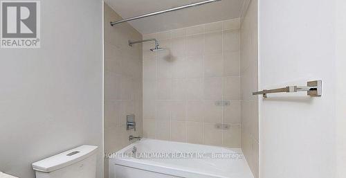 827 - 7161 Yonge St Street, Markham, ON - Indoor Photo Showing Laundry Room