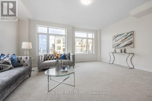 70 Johann Drive, Markham, ON - Indoor Photo Showing Living Room