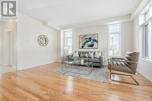 70 Johann Drive, Markham, ON - Indoor Photo Showing Living Room