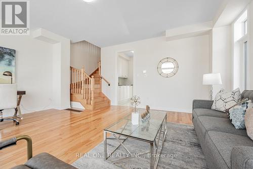 70 Johann Drive, Markham, ON - Indoor Photo Showing Living Room