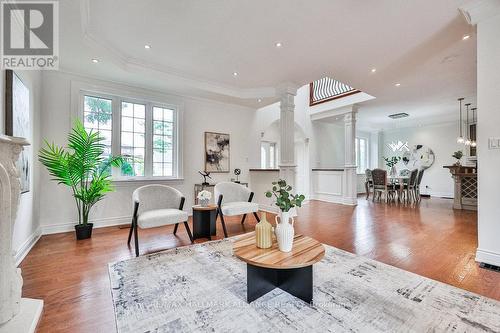 192 Waneta Drive, Oakville, ON - Indoor Photo Showing Living Room