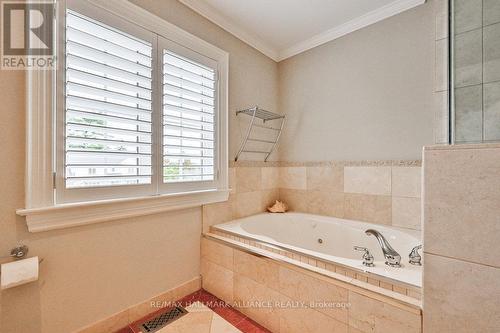 192 Waneta Drive, Oakville, ON - Indoor Photo Showing Bathroom