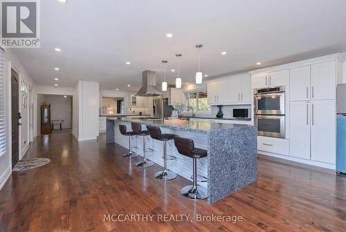 504290 Highway 89, Amaranth, ON - Indoor Photo Showing Kitchen With Upgraded Kitchen