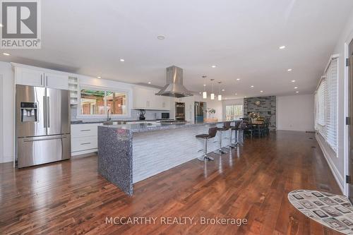 504290 Highway 89, Amaranth, ON - Indoor Photo Showing Kitchen With Upgraded Kitchen