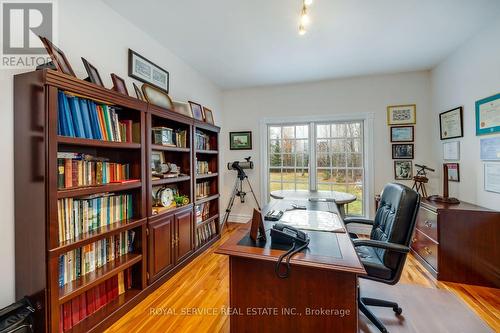 582 Wilson Line, Cavan Monaghan, ON - Indoor Photo Showing Office