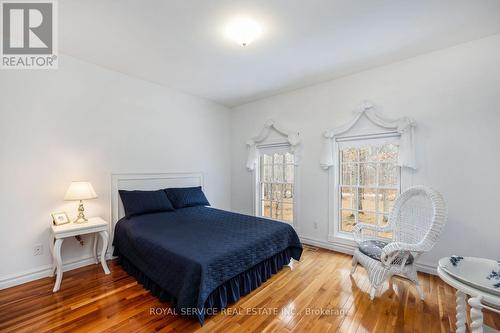 582 Wilson Line, Cavan Monaghan, ON - Indoor Photo Showing Bedroom