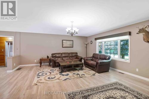 346244 4Th Concession B, Grey Highlands, ON - Indoor Photo Showing Living Room