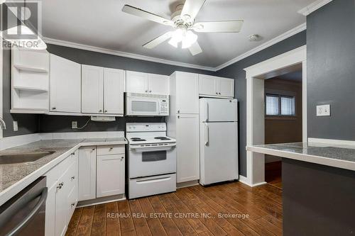 107 Wellington Street N, Kitchener, ON - Indoor Photo Showing Kitchen