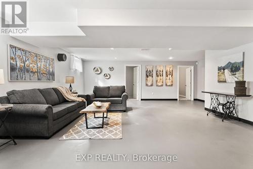 1167 Bowmanton Road, Alnwick/Haldimand, ON - Indoor Photo Showing Living Room