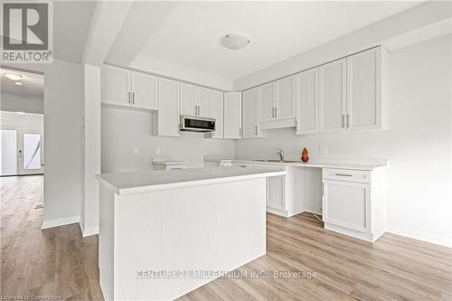 45 Saffron Way, Pelham, ON - Indoor Photo Showing Kitchen With Upgraded Kitchen