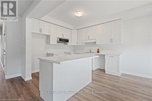 45 Saffron Way, Pelham, ON - Indoor Photo Showing Kitchen