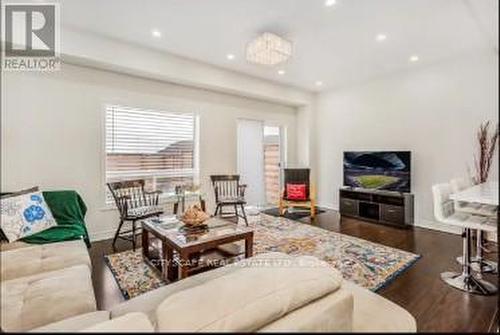 44 Bradbury Road, Hamilton, ON - Indoor Photo Showing Living Room