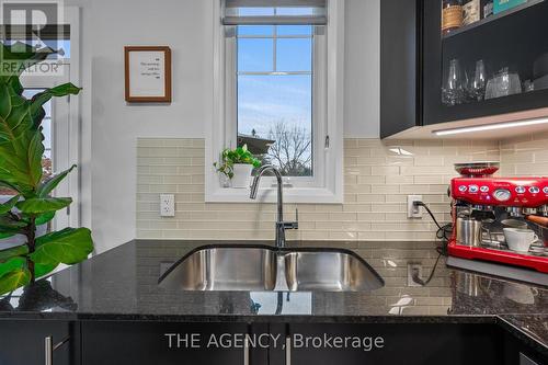 1 Pringle Lane, Hamilton, ON - Indoor Photo Showing Kitchen With Double Sink