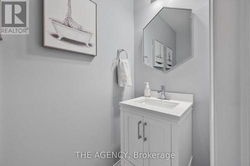 1 Pringle Lane, Hamilton, ON -  Photo Showing Bathroom