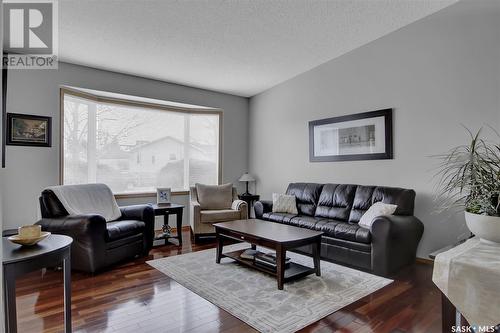 1452 Benjamin Crescent N, Regina, SK - Indoor Photo Showing Living Room