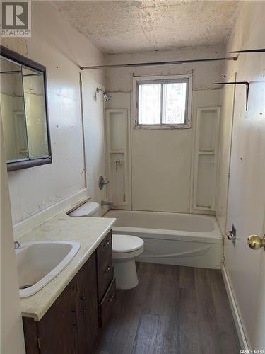 1114 Byng Avenue, Saskatoon, SK - Indoor Photo Showing Bathroom