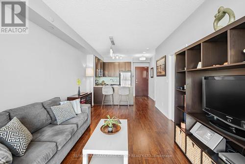 808 - 1328 Birchmount Road, Toronto, ON - Indoor Photo Showing Living Room