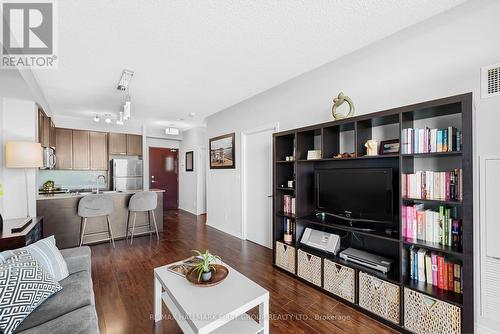 808 - 1328 Birchmount Road, Toronto, ON - Indoor Photo Showing Living Room