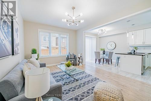 21 Kilmarnock Crescent, Whitby, ON - Indoor Photo Showing Living Room