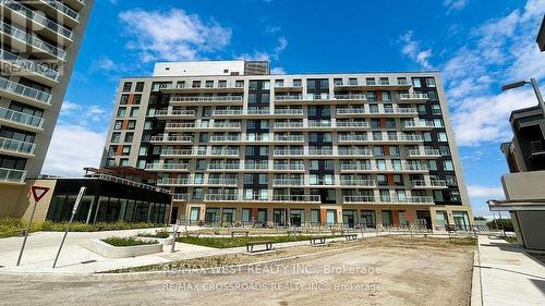 215 - 6 David Eyer Road, Richmond Hill, ON - Outdoor With Facade