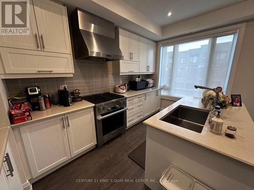 65 Harold Lawrie Lane, Markham, ON - Indoor Photo Showing Kitchen With Double Sink