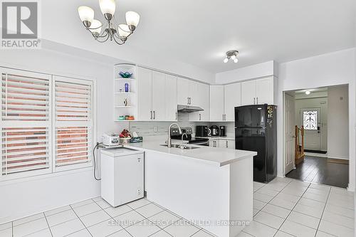 208 Penndutch Circle, Whitchurch-Stouffville, ON - Indoor Photo Showing Kitchen