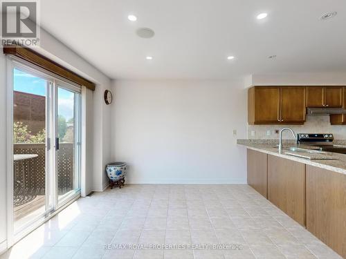 78A Kerfoot Crescent, Georgina, ON - Indoor Photo Showing Kitchen With Double Sink